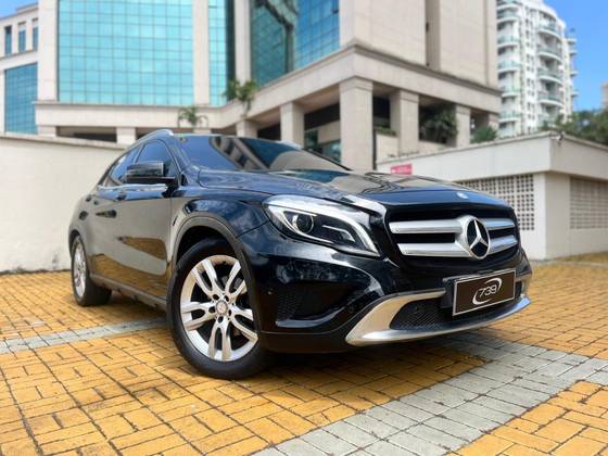 MERCEDES-BENZ GLA 200 1.6 CGI ADVANCE 16V TURBO FLEX 4P AUTOMÁTICO